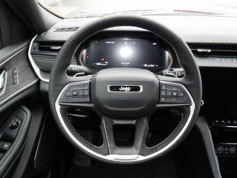 New 2026 Jeep Grand Cherokee Limited image 14