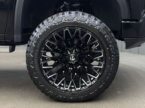 Used 2025 GMC Sierra 1500 Denali w/ Denali Reserve Package AWD/4WD image 9