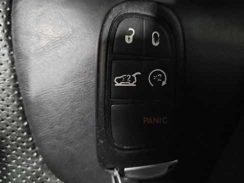 Used 2019 Jeep Cherokee Limited w/ Technology Group AWD/4WD image 32