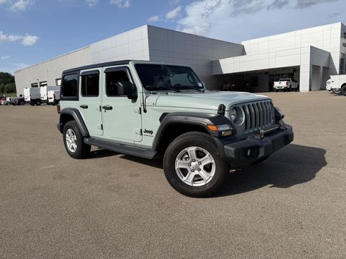 Used 2023 Jeep Wrangler Unlimited Sport AWD/4WD image 3