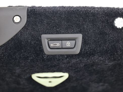 Used 2015 Rolls-Royce Ghost RWD image 70