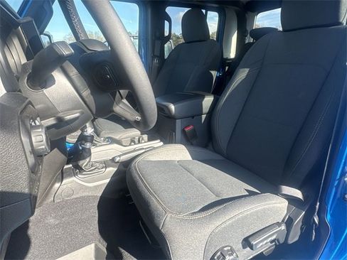 New 2025 Jeep Gladiator Sport image 21