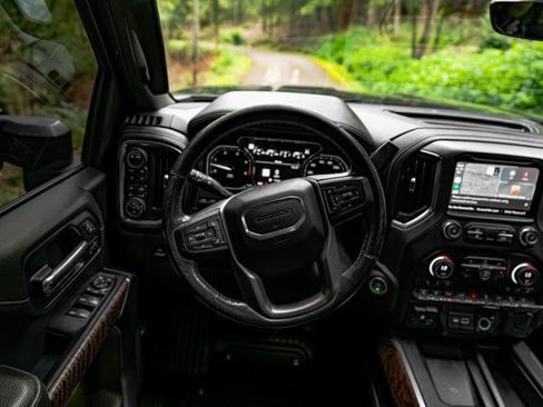 Used 2021 GMC Sierra 2500 Denali w/ Denali Black Diamond Edition AWD/4WD image 22