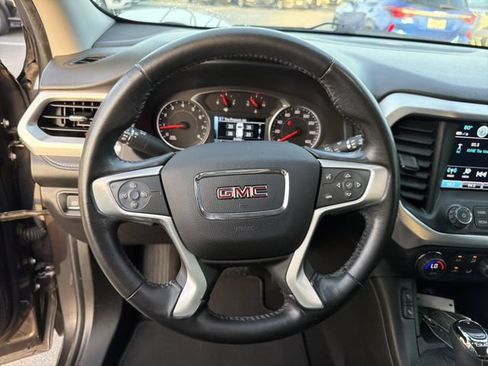 Used 2018 GMC Acadia SLT FWD image 32