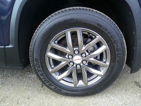 Used 2017 GMC Acadia SLT image 16