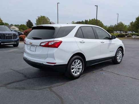 Used 2018 Chevrolet Equinox LS FWD image 3