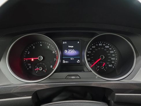 Used 2019 Volkswagen Tiguan SE w/ Panoramic Sunroof Package image 19
