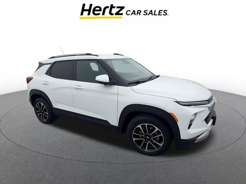 Used 2025 Chevrolet TrailBlazer LT image 1