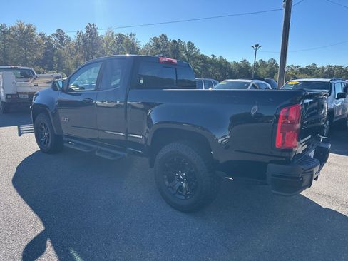 Used 2021 Chevrolet Colorado Z71 w/ Z71 Midnight Edition AWD/4WD image 6