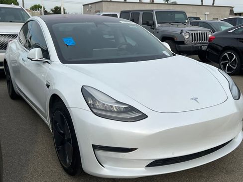 Used 2018 Tesla Model 3 Mid Range image 3