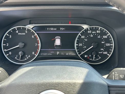 Certified 2025 Nissan Rogue SV AWD/4WD image 22