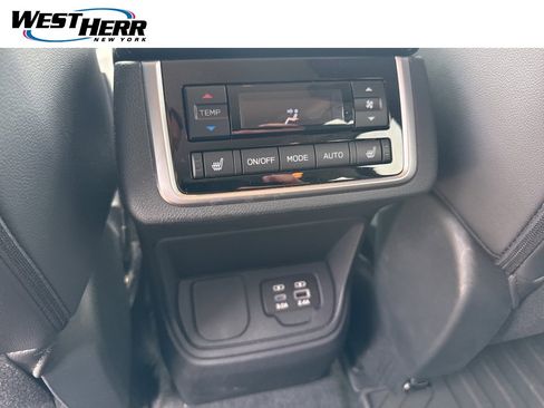 Used 2024 Subaru Ascent Limited image 11