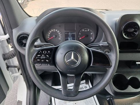Used 2022 Mercedes-Benz Sprinter 3500 image 21