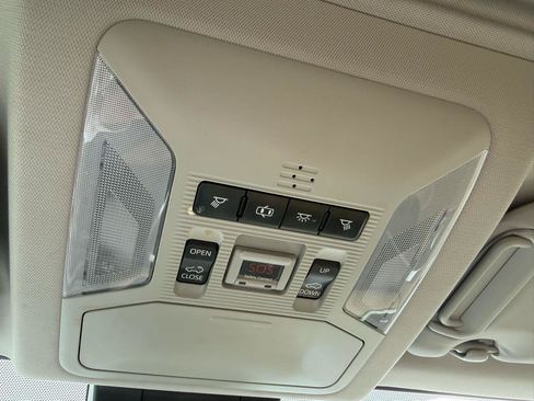 Used 2019 Toyota RAV4 XLE Premium FWD image 40