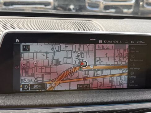 Used 2022 BMW 740i w/ Premium Package image 30