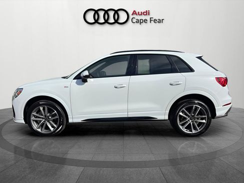 Used 2025 Audi Q3 2.0T Premium w/ Black Optic Sport Package image 2