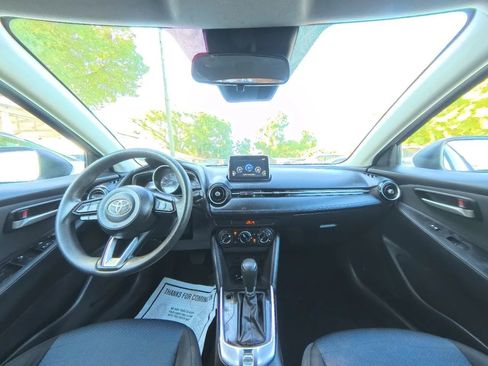 Used 2019 Toyota Yaris LE image 24