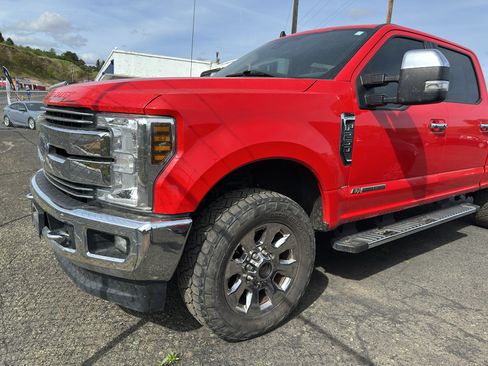 Used 2019 Ford F250 Lariat w/ Lariat Ultimate Package AWD/4WD image 2
