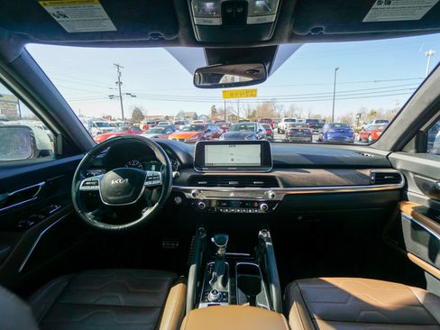 Used 2022 Kia Telluride SX w/ SX Prestige Package AWD/4WD image 15