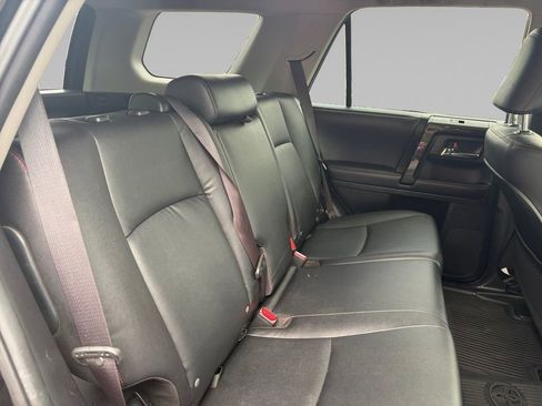 Used 2018 Toyota 4Runner TRD Off-Road Premium AWD/4WD image 15