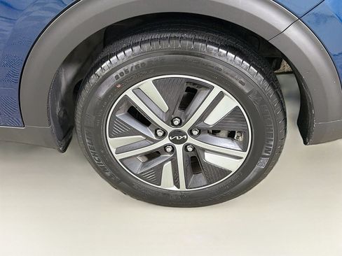 Used 2022 Kia Niro LXS FWD image 28