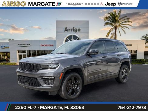 Used 2025 Jeep Grand Cherokee Limited w/ Black Appearance Package RWD image 3