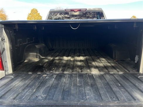 Used 2022 Chevrolet Silverado 1500 High Country w/ Technology Package image 34