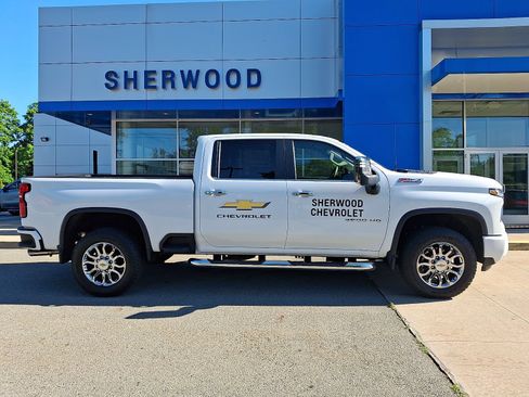 New 2026 Chevrolet Silverado 2500 LT w/ Z71 Chrome Sport Edition AWD/4WD image 7