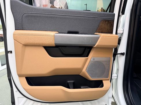 Used 2023 Ford F250 Lariat w/ Chrome Package image 34