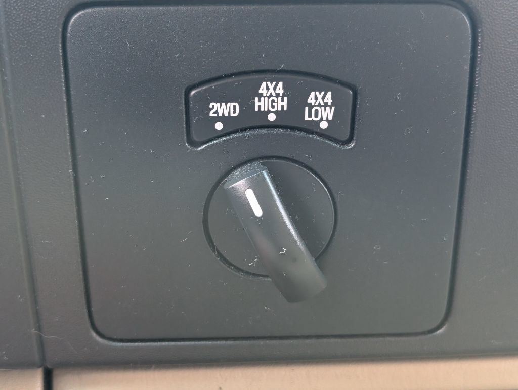Used 2006 Ford F350 XLT AWD/4WD image 16
