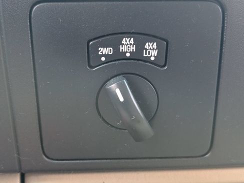 Used 2006 Ford F350 XLT AWD/4WD image 16