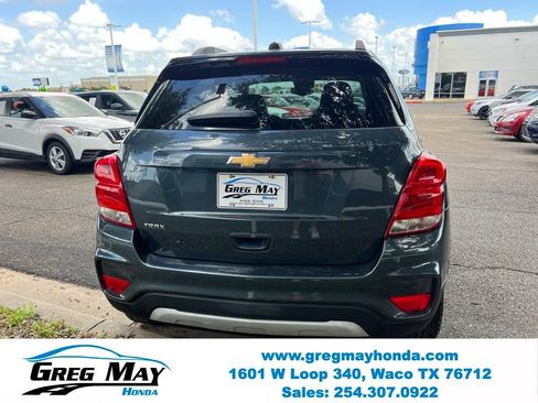 Used 2021 Chevrolet Trax LT w/ Premium Seat Package FWD image 6