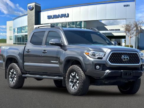 Used 2019 Toyota Tacoma TRD Off-Road w/ Technology Package AWD/4WD image 5