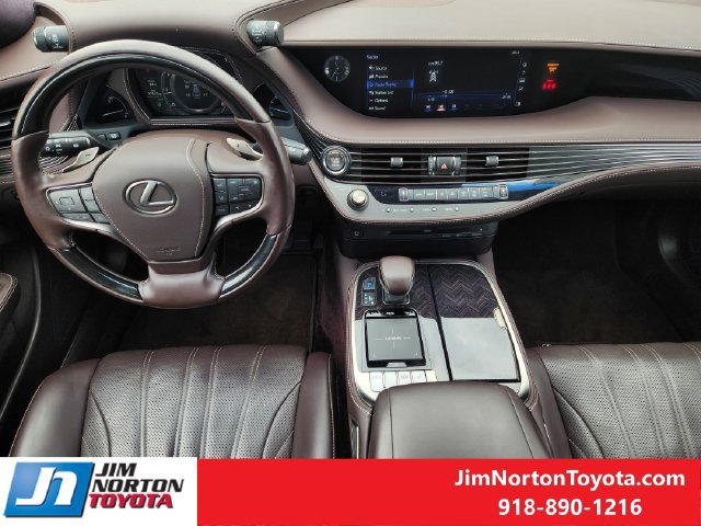 Used 2020 Lexus LS 500 w/ Interior Upgrade Package RWD image 27