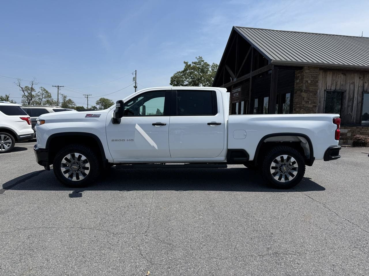 Used 2023 Chevrolet Silverado 2500 Custom AWD/4WD image 3