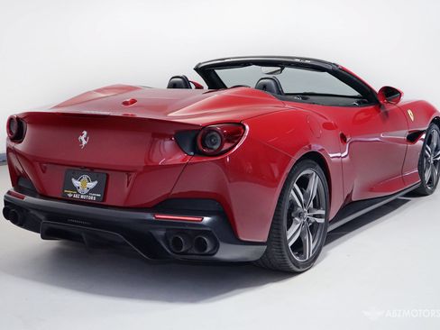 Used 2019 Ferrari Portofino RWD image 5