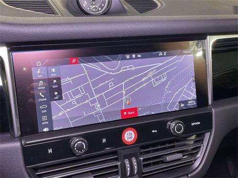 Used 2018 Porsche Macan image 77