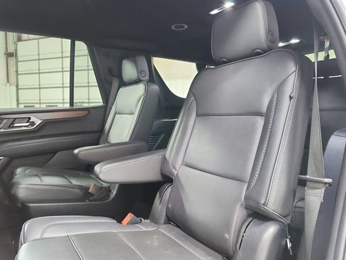 Used 2025 GMC Yukon Denali RWD image 11