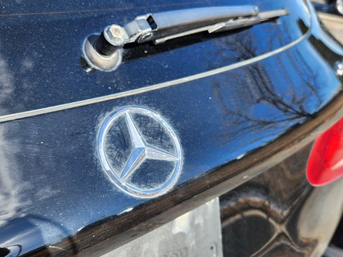 Used 2018 Mercedes-Benz GLC 300 4MATIC image 17