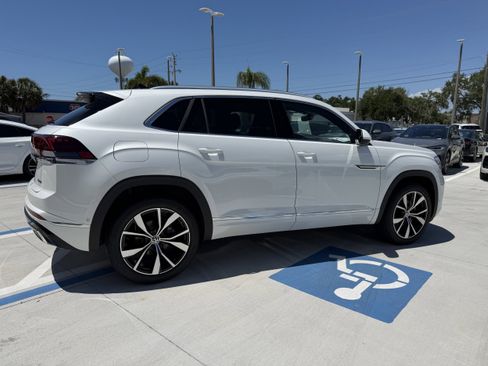 New 2026 Volkswagen Atlas Cross Sport SEL Premium R-Line AWD/4WD image 2