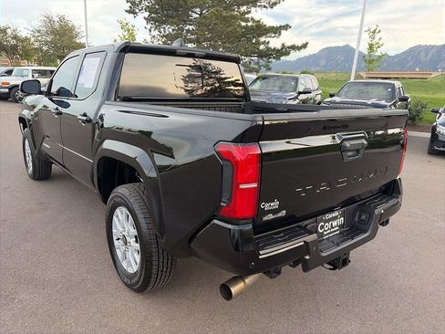 Used 2025 Toyota Tacoma SR5 AWD/4WD image 5