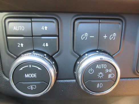 New 2026 GMC Yukon Denali Ultimate AWD/4WD image 17