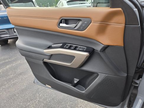 Used 2022 Nissan Pathfinder Platinum w/ Cargo Package AWD/4WD image 26