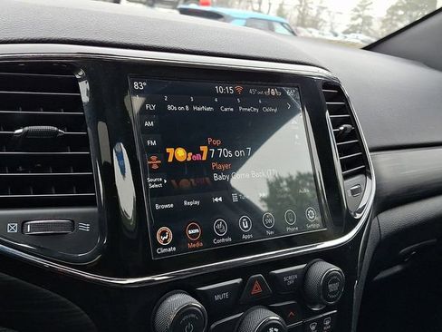 Used 2021 Jeep Grand Cherokee Laredo X image 20