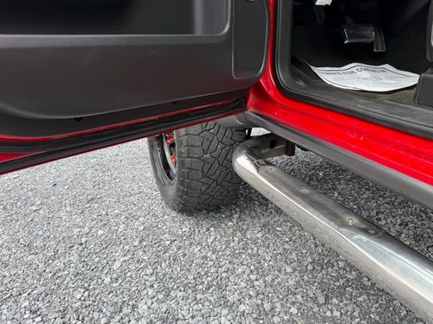 Used 2014 GMC Sierra 1500 SLT w/ SLT Preferred Package AWD/4WD image 12