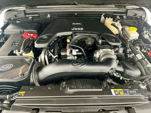 Used 2021 Jeep Wrangler Unlimited Rubicon AWD/4WD image 28
