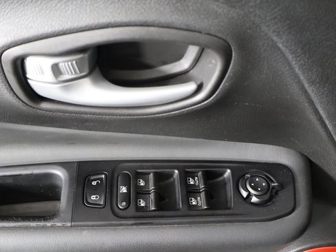 Used 2023 Jeep Renegade Trailhawk w/ Trailer Tow Group image 31