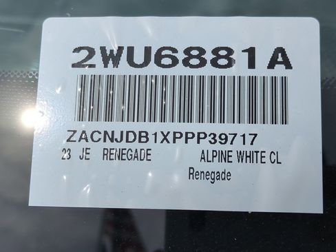 Used 2023 Jeep Renegade Latitude image 31