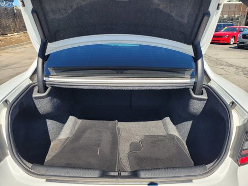 Used 2022 Dodge Charger R/T w/ Blacktop Package image 10