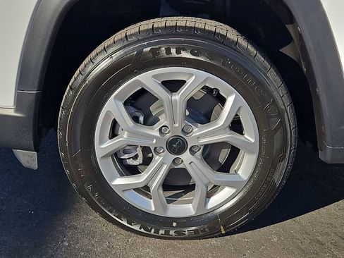 New 2026 Jeep Compass Latitude image 14